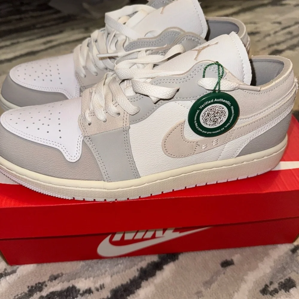 Jordan 1 Low SE Craft Inside Out Tech Grey men’s size 9.5 - Picture 2 of 10